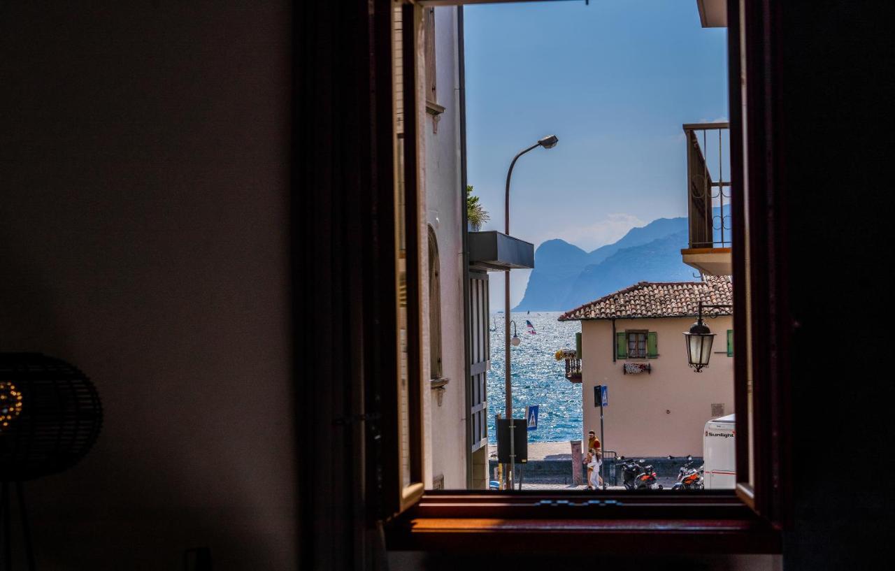 Appartamenti Vasco Renna Surf Center Torbole Sul Garda Bagian luar foto